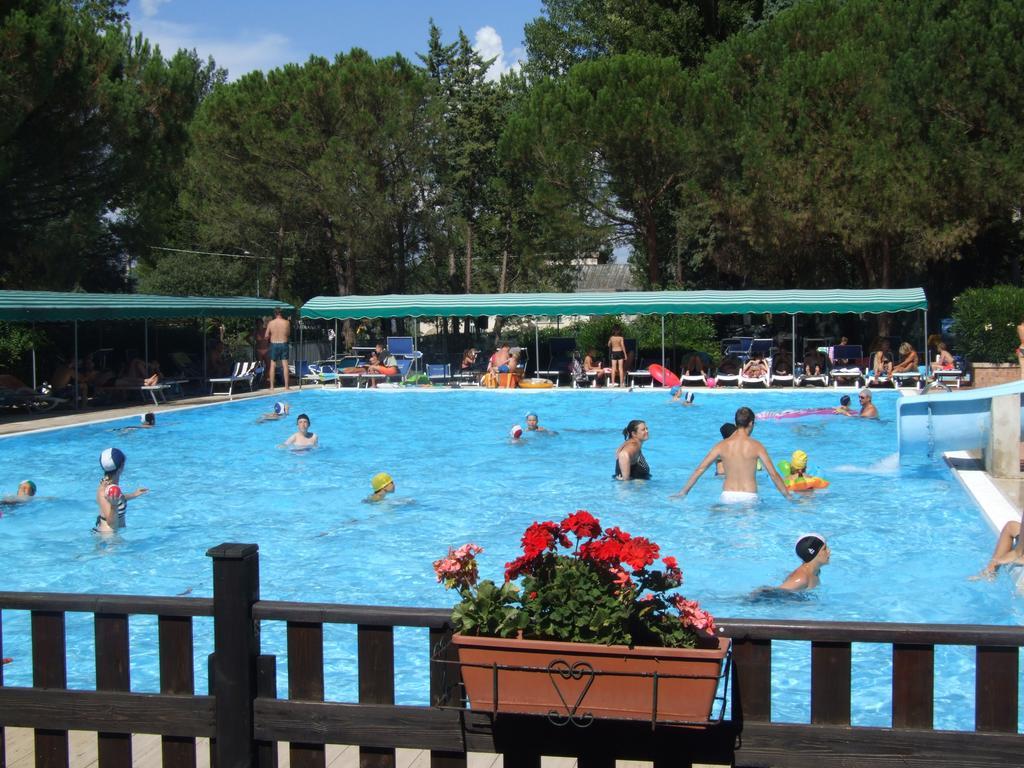 Camping Villaggio Italgest SantʼArcangelo Eksteriør bilde