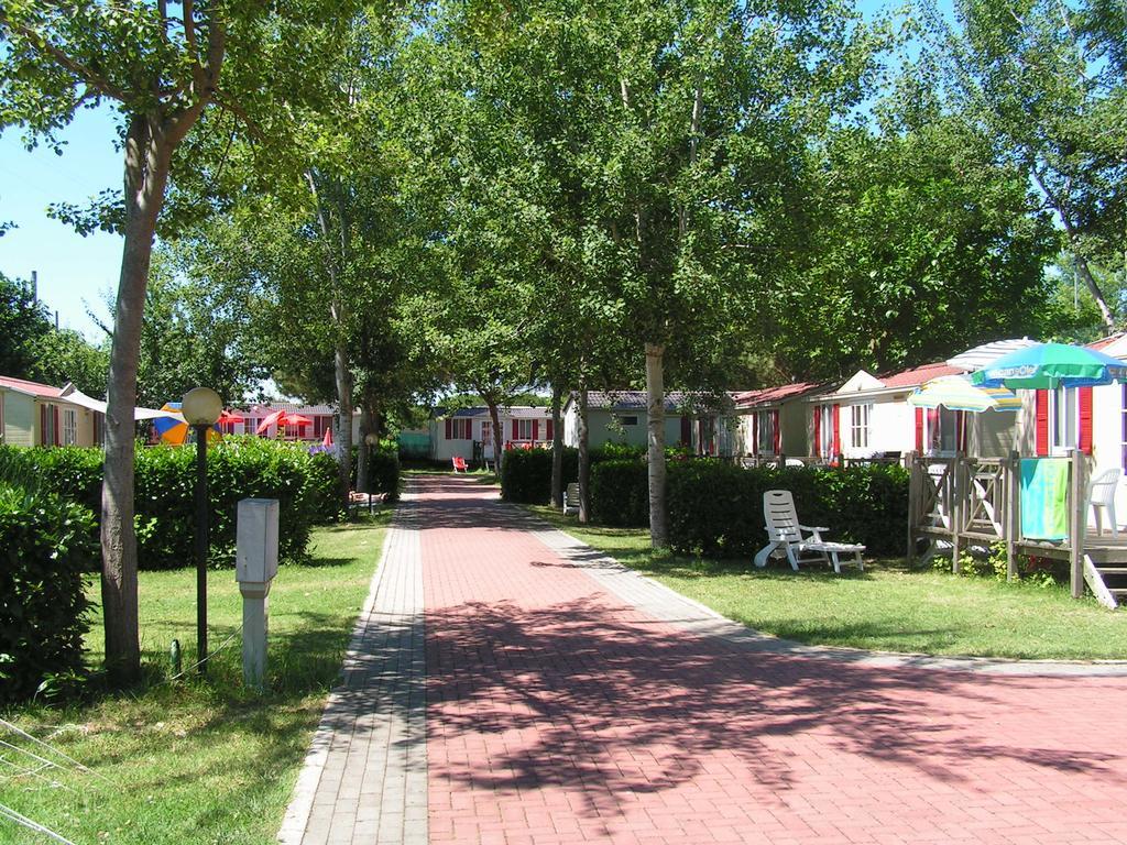 Camping Villaggio Italgest SantʼArcangelo Eksteriør bilde