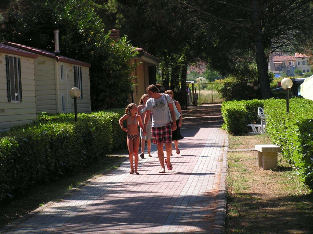 Camping Villaggio Italgest SantʼArcangelo Eksteriør bilde