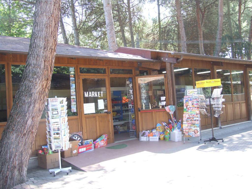 Camping Villaggio Italgest SantʼArcangelo Eksteriør bilde
