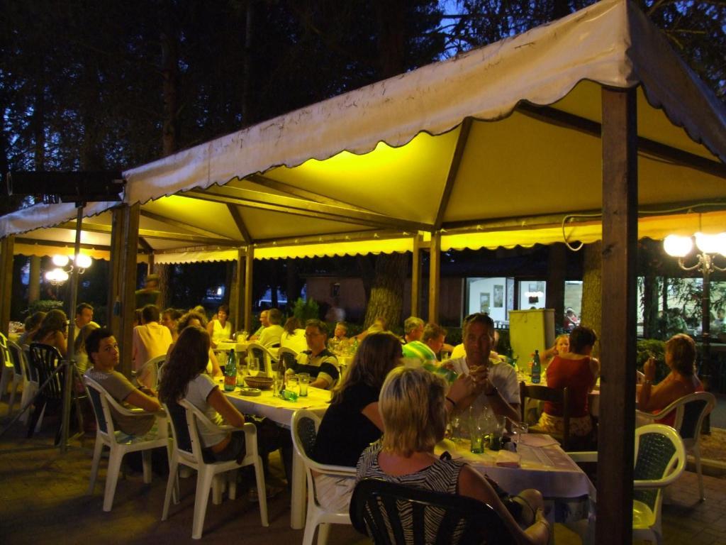 Camping Villaggio Italgest SantʼArcangelo Eksteriør bilde