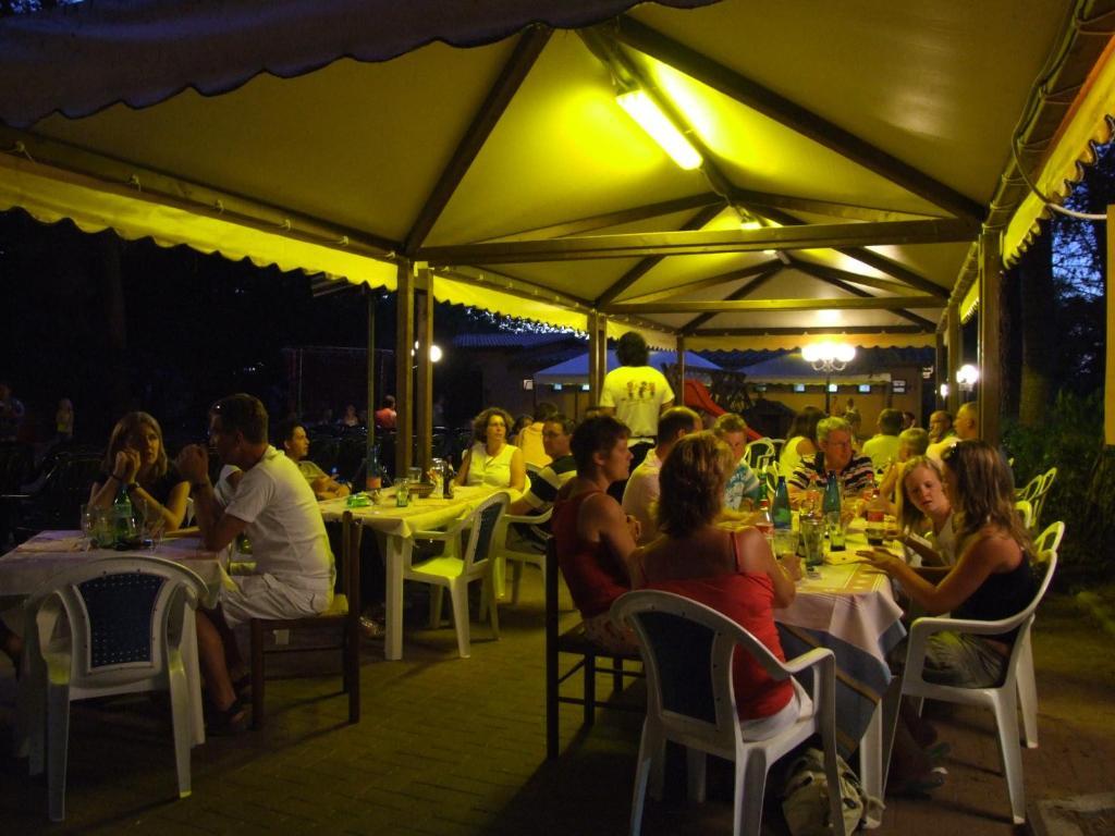 Camping Villaggio Italgest SantʼArcangelo Eksteriør bilde